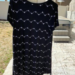 Cute Loft shift dress with white embroidery